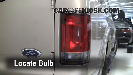 2005 Ford Excursion Limited 6.8L V10 Éclairage Feu stop (remplacer ampoule)